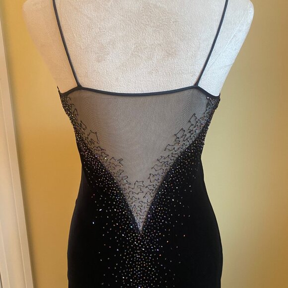Dave & Johnny Dresses & Skirts - DAVE & JOHNNY Vintage Y2K Glam low back rhinestone black velvet dress, size 4.